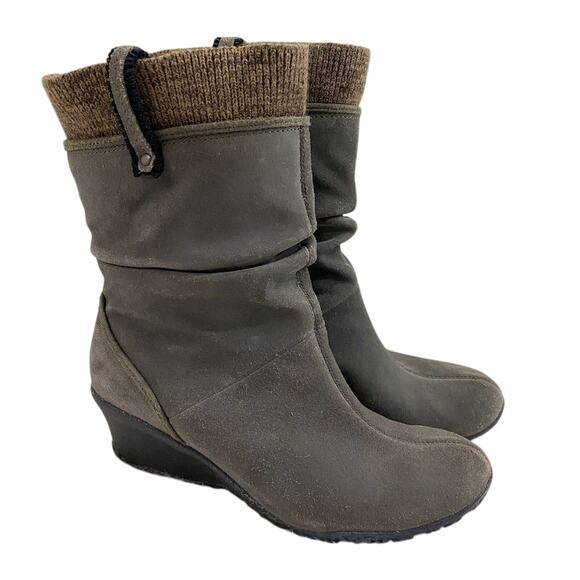 Merrell Gray Suede Slouchy Wedge Heel Boots Women's Size 7 Pull On Almond Toe - Picture 1 of 9